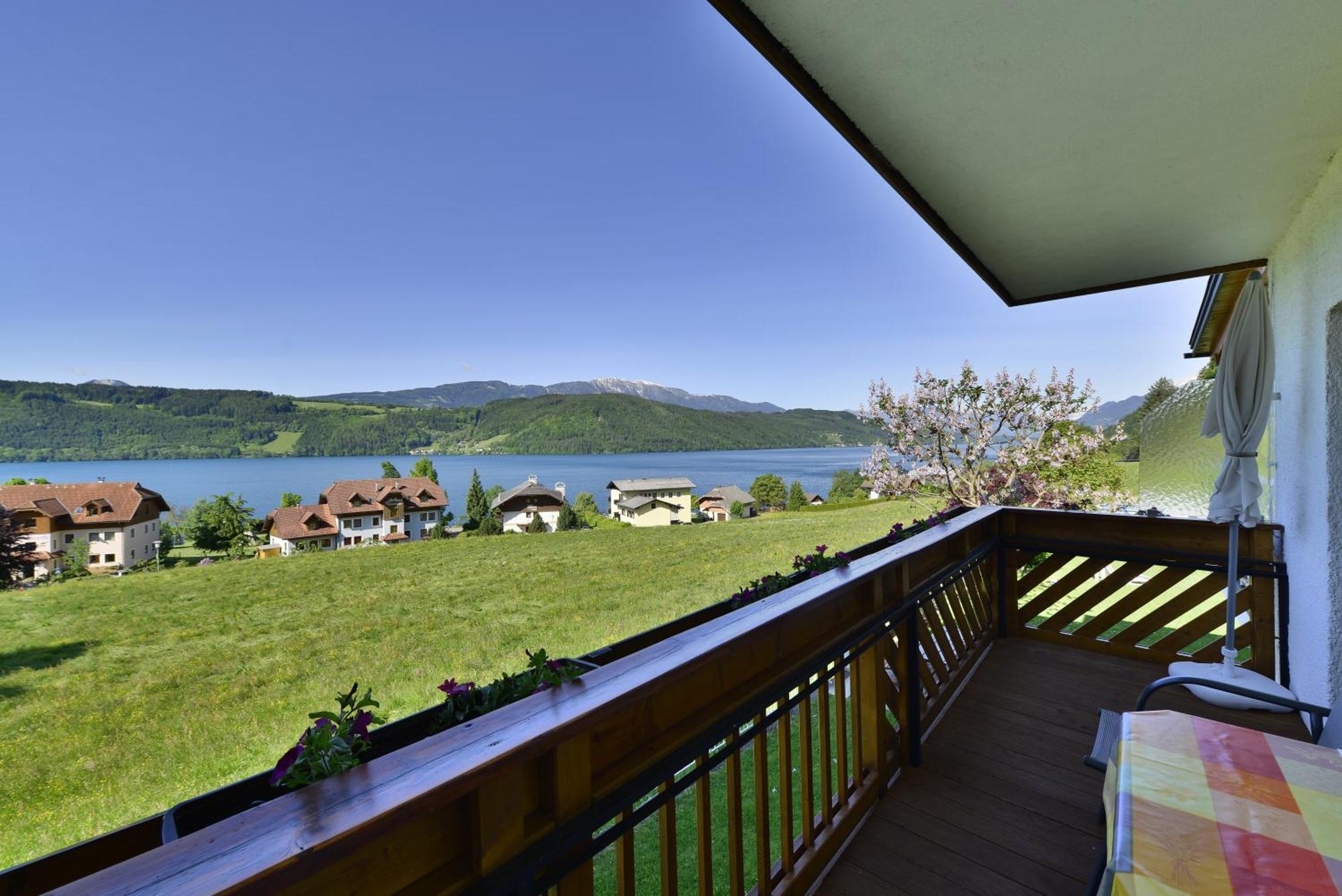 Haus Nowak Ferienwohnungen ミルシュタット エクステリア 写真